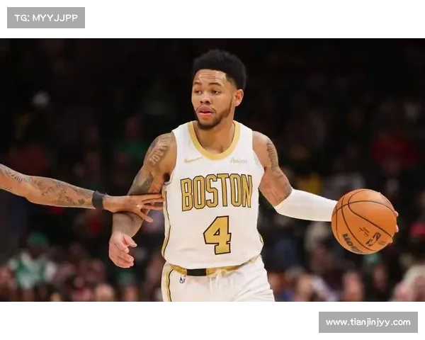 布朗砍下23分8助攻精彩表现助力球队获胜展现全面实力